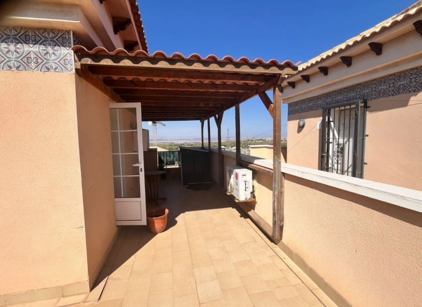 3 soveværelse Villa til salg i Villamartin med swimmingpool - € 255.000 (Ref: 9761485)