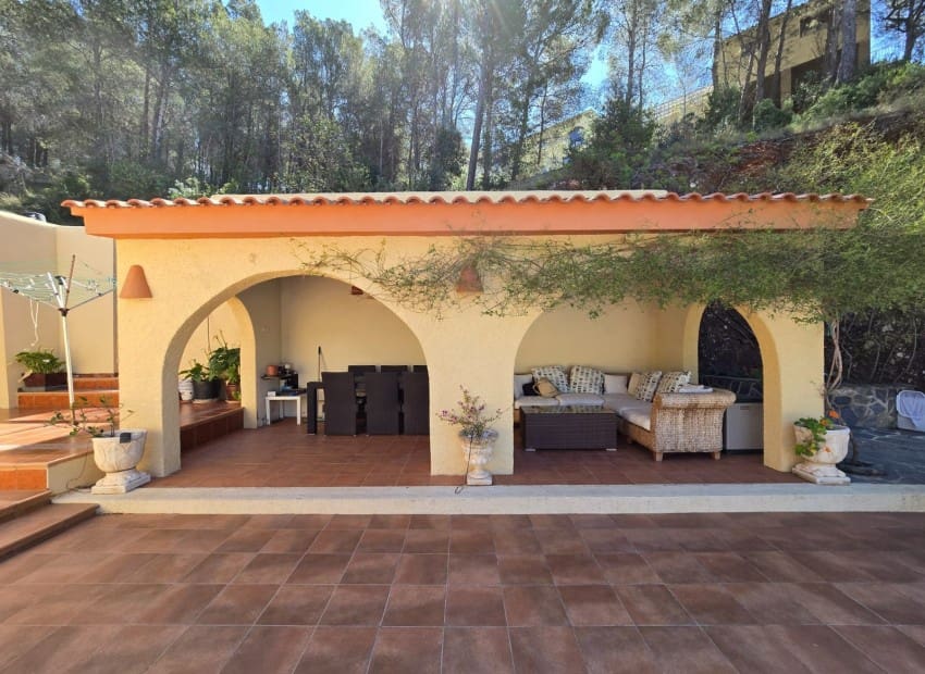 4 bedroom Villa for sale in Altea la Vella with pool - € 649,000 (Ref: 9784415)