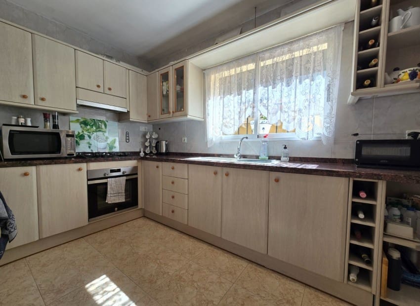 4 bedroom Villa for sale in Altea la Vella with pool - € 649,000 (Ref: 9784415)