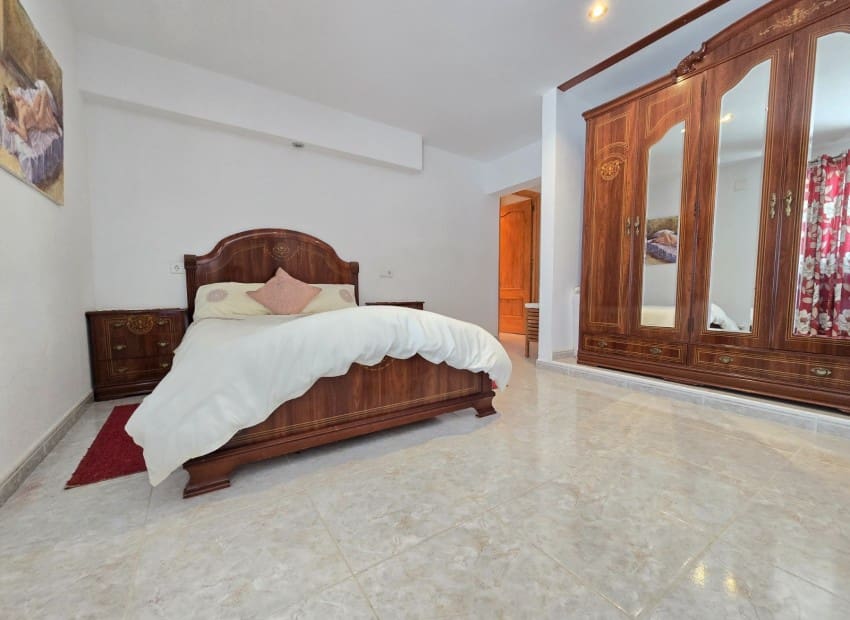 4 bedroom Villa for sale in Altea la Vella with pool - € 649,000 (Ref: 9784415)