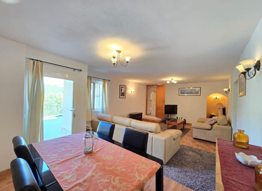 4 bedroom Villa for sale in Altea la Vella with pool - € 649,000 (Ref: 9784415)