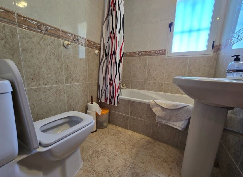 4 bedroom Villa for sale in Altea la Vella with pool - € 649,000 (Ref: 9784415)