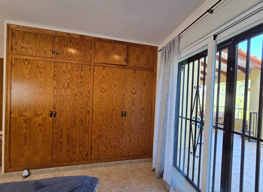 4 bedroom Villa for sale in Altea la Vella with pool - € 649,000 (Ref: 9784415)