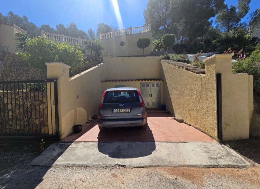 4 bedroom Villa for sale in Altea la Vella with pool - € 649,000 (Ref: 9784415)