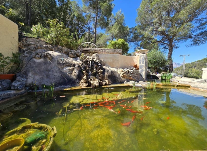 4 bedroom Villa for sale in Altea la Vella with pool - € 649,000 (Ref: 9784415)