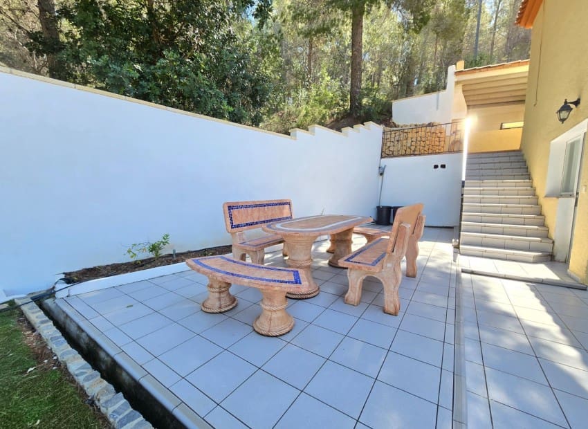 4 bedroom Villa for sale in Altea la Vella with pool - € 649,000 (Ref: 9784415)