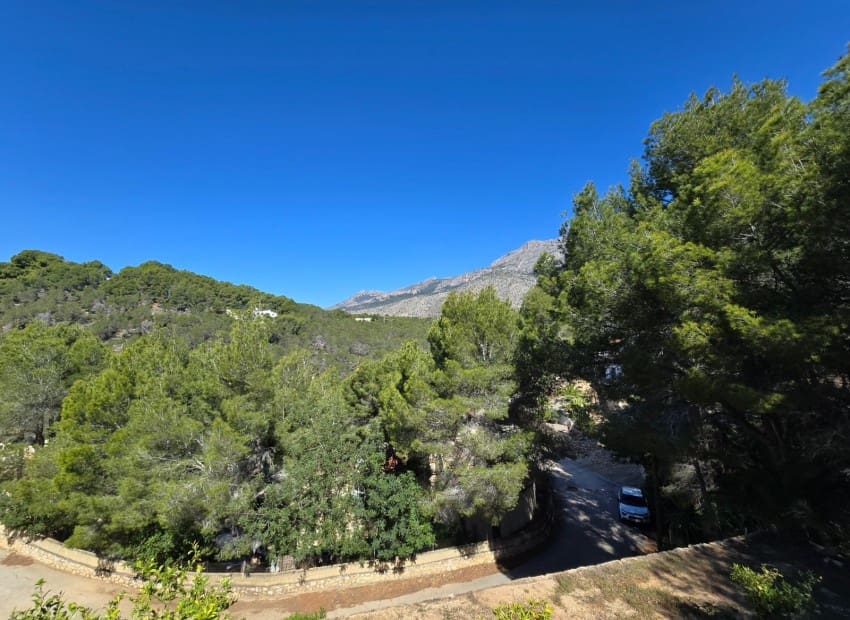 4 bedroom Villa for sale in Altea la Vella with pool - € 649,000 (Ref: 9784415)