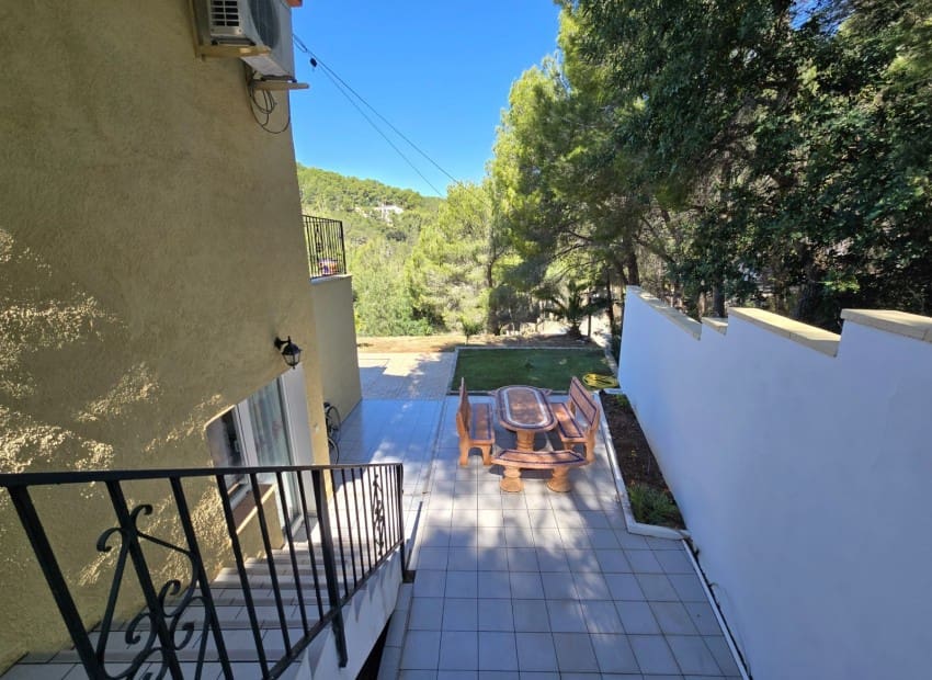 4 bedroom Villa for sale in Altea la Vella with pool - € 649,000 (Ref: 9784415)