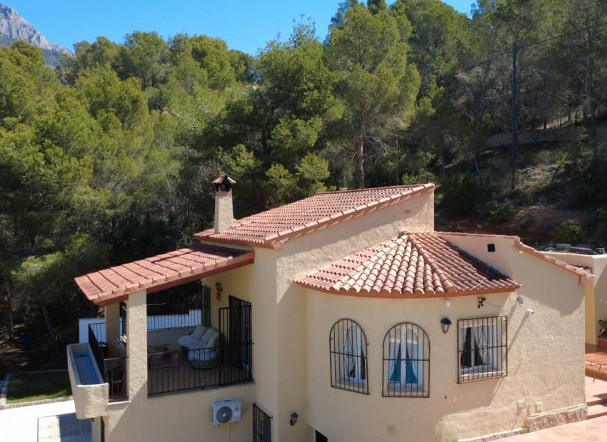 4 bedroom Villa for sale in Altea la Vella with pool - € 649,000 (Ref: 9784415)
