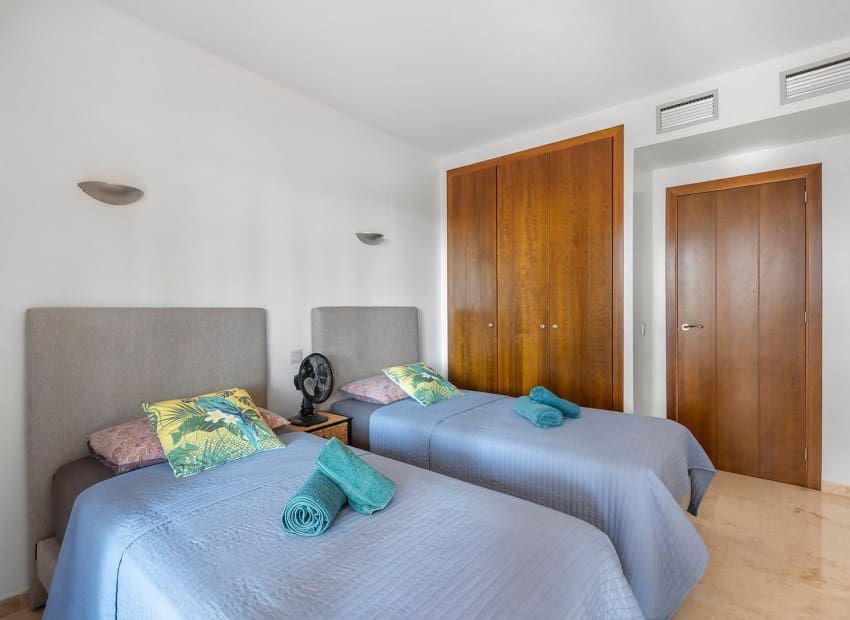 2 soveværelse Lejlighed til salg i Torrevieja med swimmingpool garage - € 345.000 (Ref: 9799966)