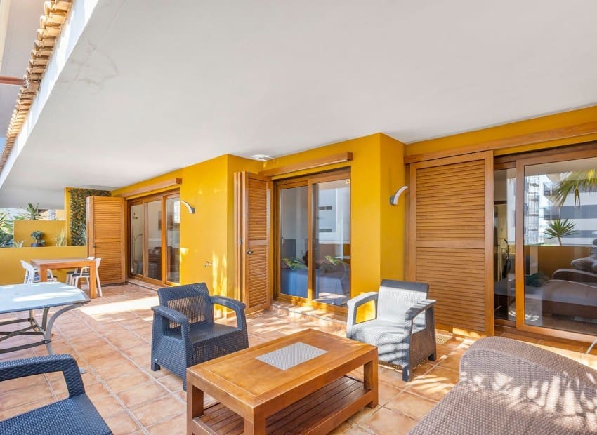 2 soveværelse Lejlighed til salg i Torrevieja med swimmingpool garage - € 345.000 (Ref: 9799966)