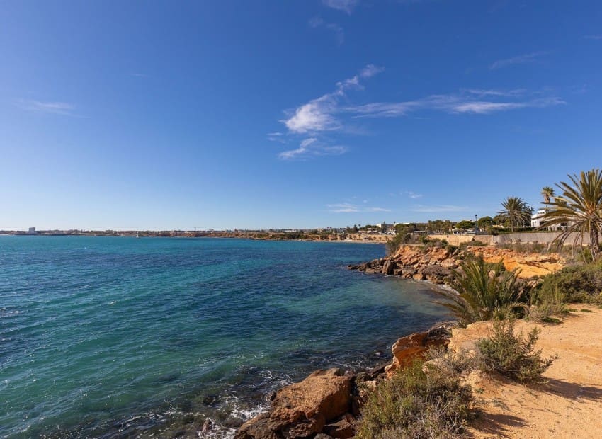 2 soveværelse Lejlighed til salg i Torrevieja med swimmingpool garage - € 345.000 (Ref: 9799966)