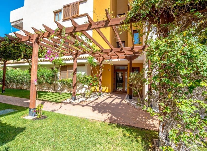 2 soveværelse Lejlighed til salg i Torrevieja med swimmingpool garage - € 345.000 (Ref: 9799966)