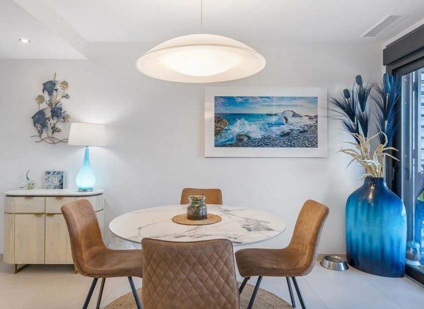 2 soveværelse Lejlighed til salg i Torrevieja med swimmingpool garage - € 519.000 (Ref: 9800031)