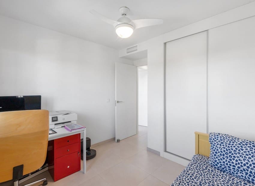 2 soveværelse Lejlighed til salg i Torrevieja med swimmingpool garage - € 519.000 (Ref: 9800031)