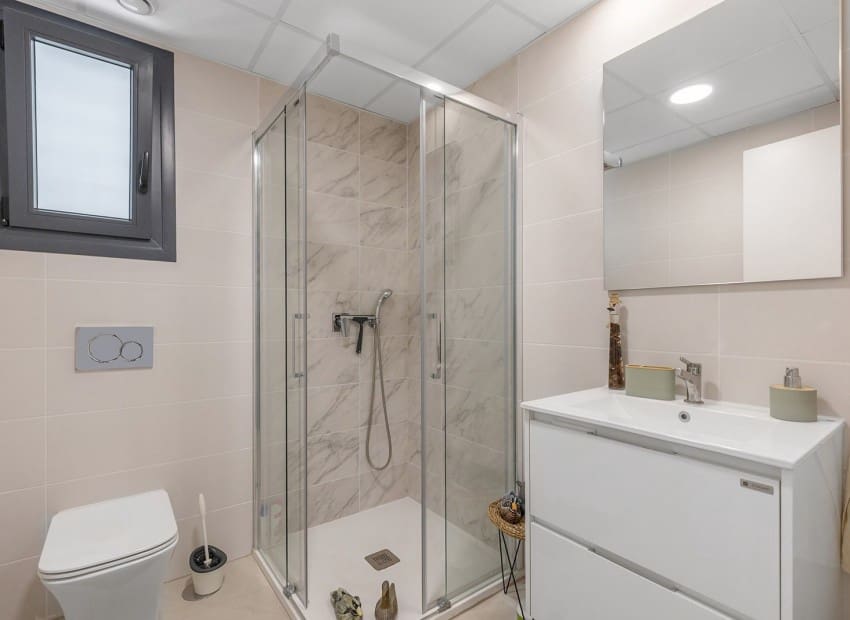 2 soveværelse Lejlighed til salg i Torrevieja med swimmingpool garage - € 519.000 (Ref: 9800031)