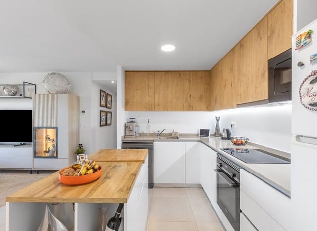 2 soveværelse Lejlighed til salg i Punta Prima, Torrevieja med swimmingpool garage - € 519.000 (Ref: 9800031)