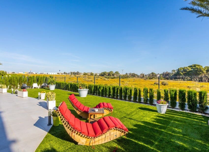 2 soveværelse Lejlighed til salg i Torrevieja med swimmingpool garage - € 519.000 (Ref: 9800031)