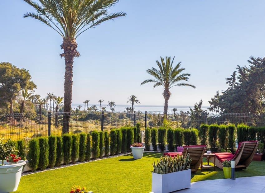 2 soveværelse Lejlighed til salg i Torrevieja med swimmingpool garage - € 519.000 (Ref: 9800031)