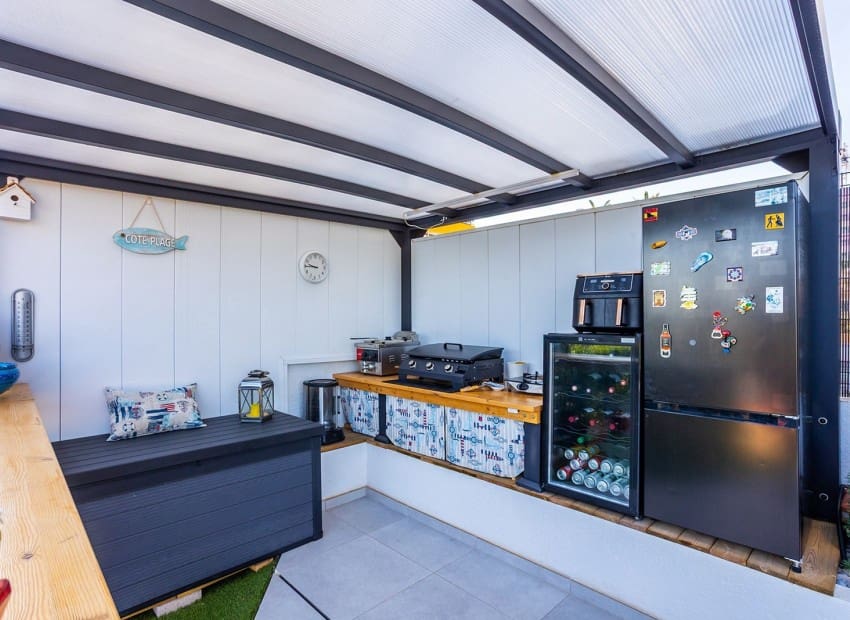 2 soveværelse Lejlighed til salg i Torrevieja med swimmingpool garage - € 519.000 (Ref: 9800031)