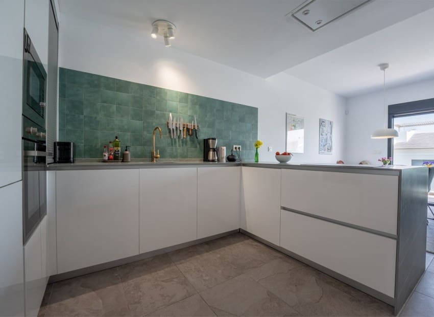 2 sypialnia Penthouse na sprzedaż w Torrevieja z basenem - 319 900 € (Ref: 9802782)