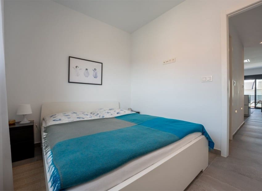 2 sypialnia Penthouse na sprzedaż w Torrevieja z basenem - 319 900 € (Ref: 9802782)