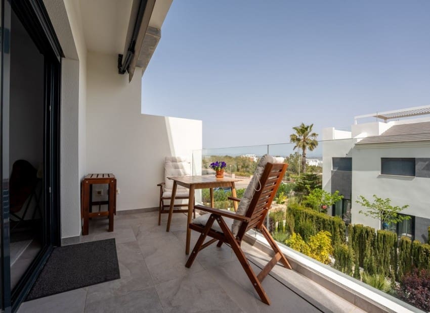 2 sypialnia Penthouse na sprzedaż w Torrevieja z basenem - 319 900 € (Ref: 9802782)