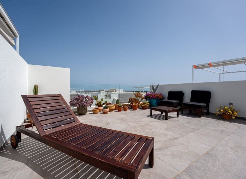 2 sypialnia Penthouse na sprzedaż w Torrevieja z basenem - 319 900 € (Ref: 9802782)