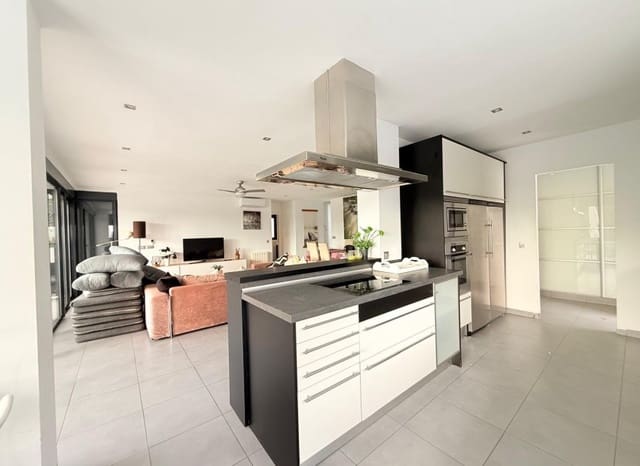 4 camera da letto Villa in vendita in Altea con piscina garage - 880.000 € (Rif: 9805398)