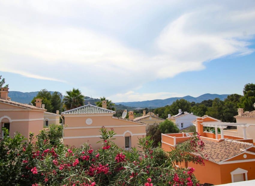 2 soveværelse Villa til salg i Calpe / Calp med swimmingpool - € 285.000 (Ref: 9805539)