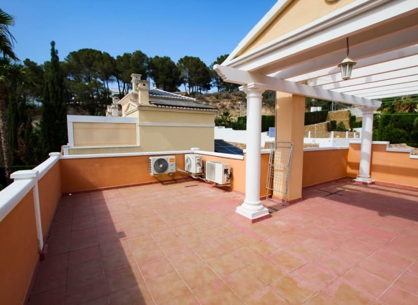 2 soveværelse Villa til salg i Calpe / Calp med swimmingpool - € 285.000 (Ref: 9805539)