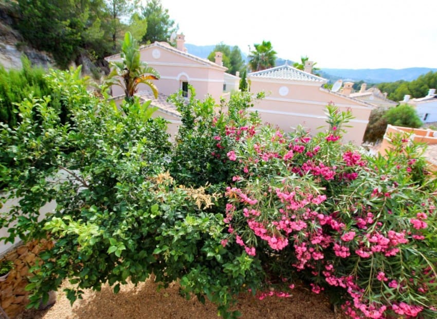 2 soveværelse Villa til salg i Calpe / Calp med swimmingpool - € 285.000 (Ref: 9805539)