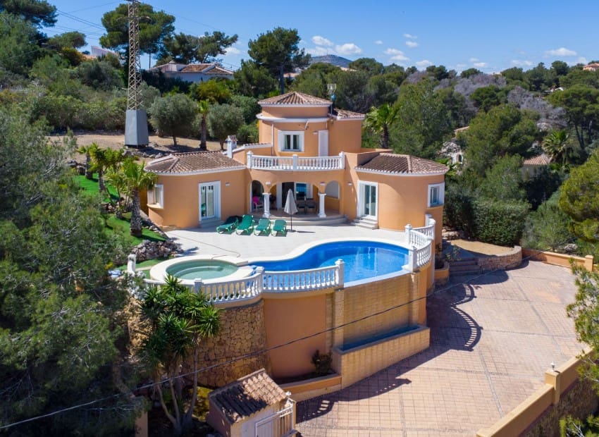 3 chambre Villa/Maison à vendre à Javea / Xabia avec piscine - 625 000 € (Ref: 9805541)