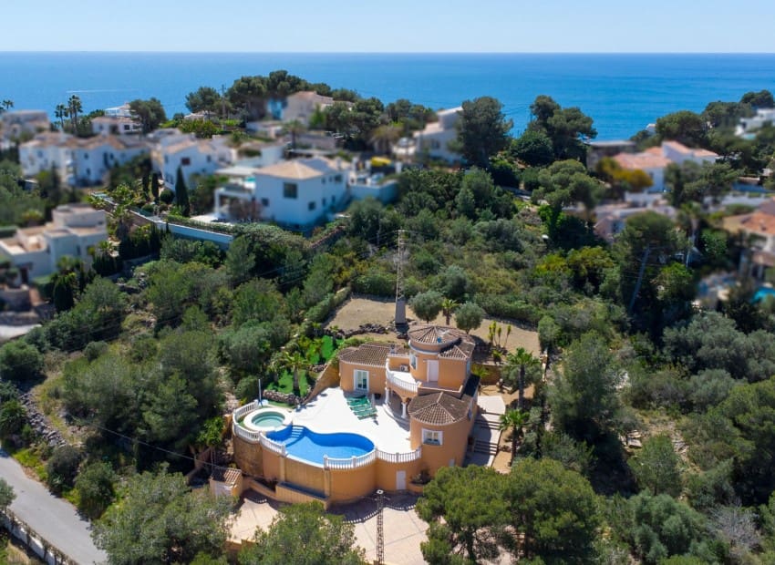 3 chambre Villa/Maison à vendre à Javea / Xabia avec piscine - 625 000 € (Ref: 9805541)