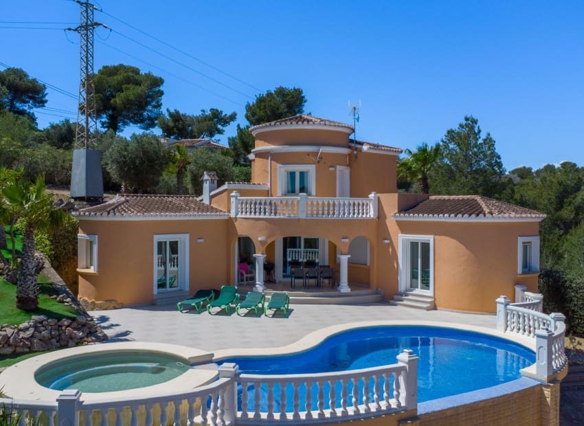 3 chambre Villa/Maison à vendre à Javea / Xabia avec piscine - 625 000 € (Ref: 9805541)