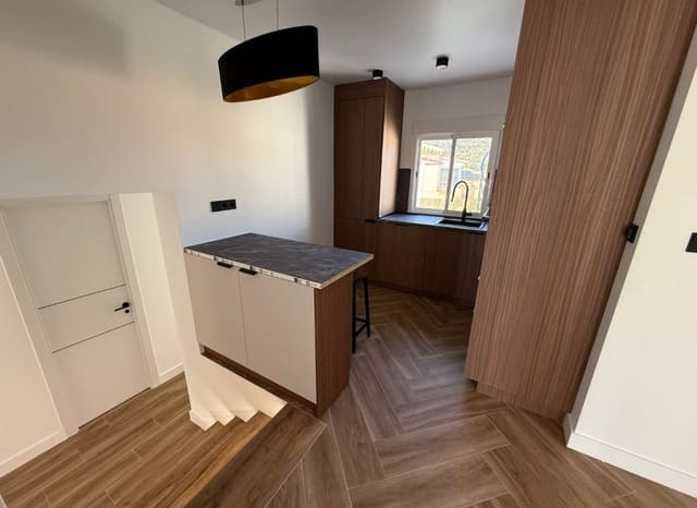 4 quarto Moradia para venda em Escandinavia - Cautivador, Alfaz del Pi / L'Alfàs del Pi com piscina - 395 000 € (Ref: 9821018)