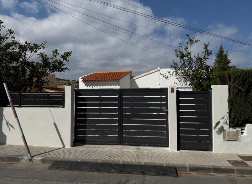 4 camera da letto Villa in vendita in Alfaz del Pi / L'Alfas del Pi con piscina - 395.000 € (Rif: 9821018)
