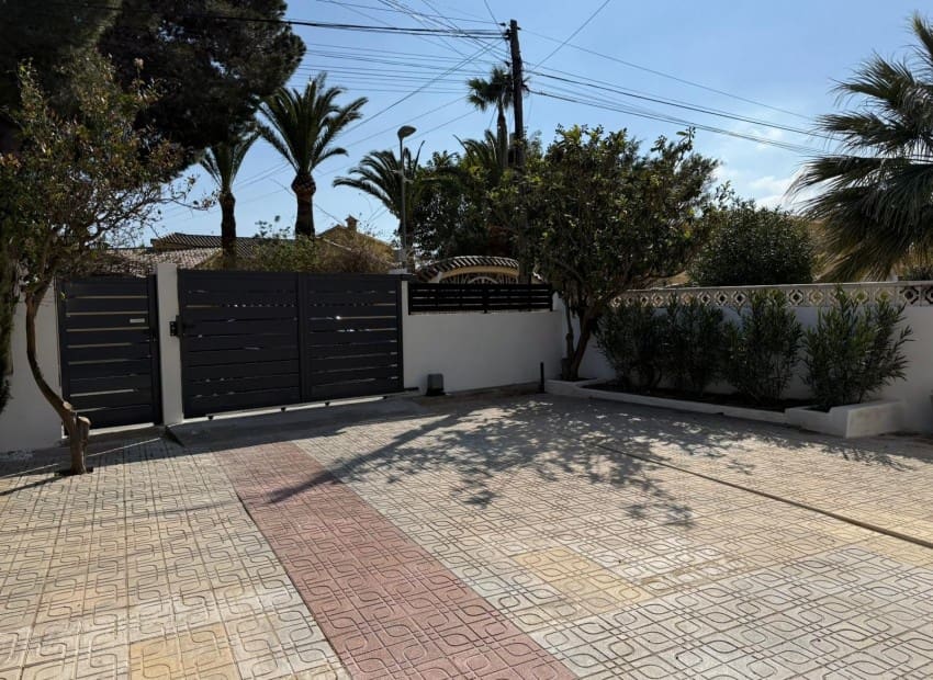 4 camera da letto Villa in vendita in Alfaz del Pi / L'Alfas del Pi con piscina - 395.000 € (Rif: 9821018)