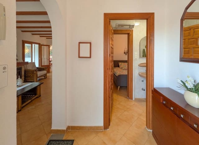Chalet de 4 habitaciones en La Pedrera - Vessanes, Dénia en venta con piscina - 565.000 € (Ref: 9827496)