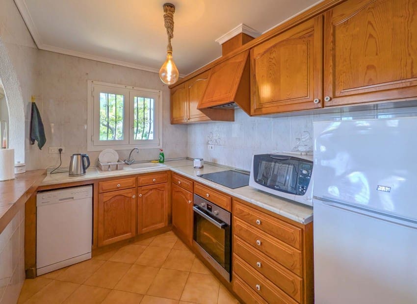 Chalet de 4 habitaciones en Dénia en venta con piscina - 565.000 € (Ref: 9827496)