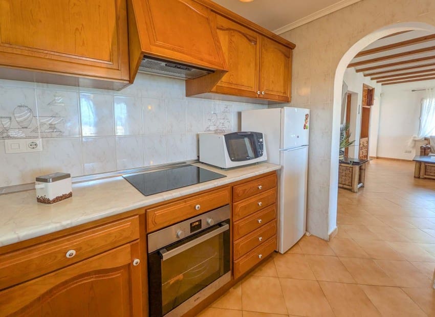 Chalet de 4 habitaciones en Dénia en venta con piscina - 565.000 € (Ref: 9827496)