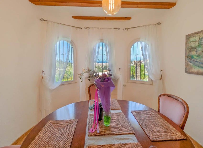 Chalet de 4 habitaciones en Dénia en venta con piscina - 565.000 € (Ref: 9827496)