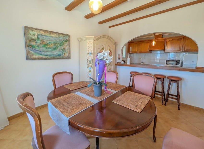 Chalet de 4 habitaciones en Dénia en venta con piscina - 565.000 € (Ref: 9827496)