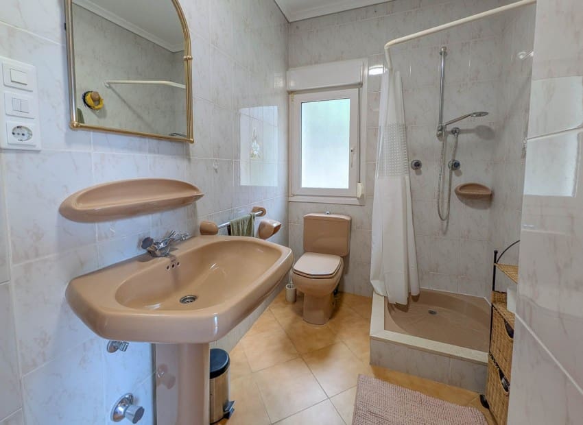 Chalet de 4 habitaciones en Dénia en venta con piscina - 565.000 € (Ref: 9827496)