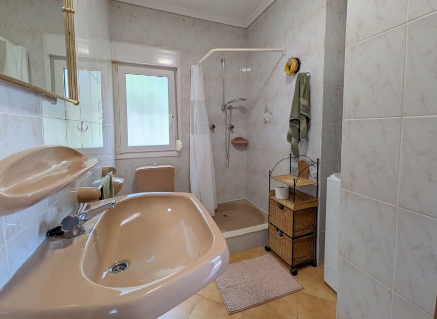 Chalet de 4 habitaciones en Dénia en venta con piscina - 565.000 € (Ref: 9827496)