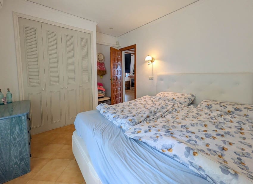 Chalet de 4 habitaciones en Dénia en venta con piscina - 565.000 € (Ref: 9827496)