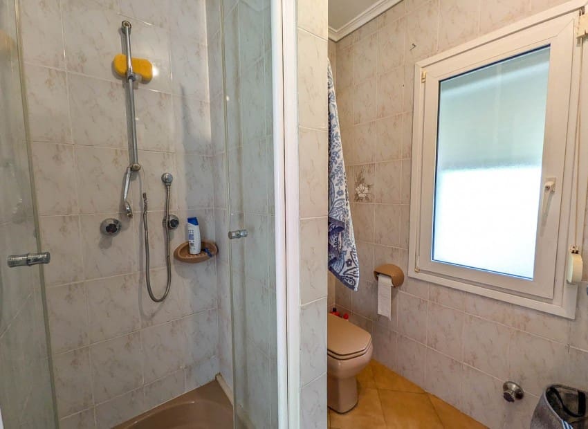 Chalet de 4 habitaciones en Dénia en venta con piscina - 565.000 € (Ref: 9827496)