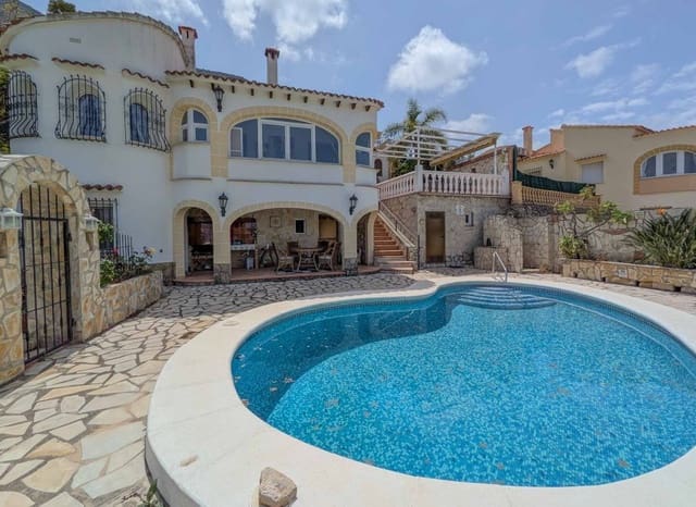 Chalet de 4 habitaciones en La Pedrera - Vessanes, Dénia en venta con piscina - 565.000 € (Ref: 9827496)