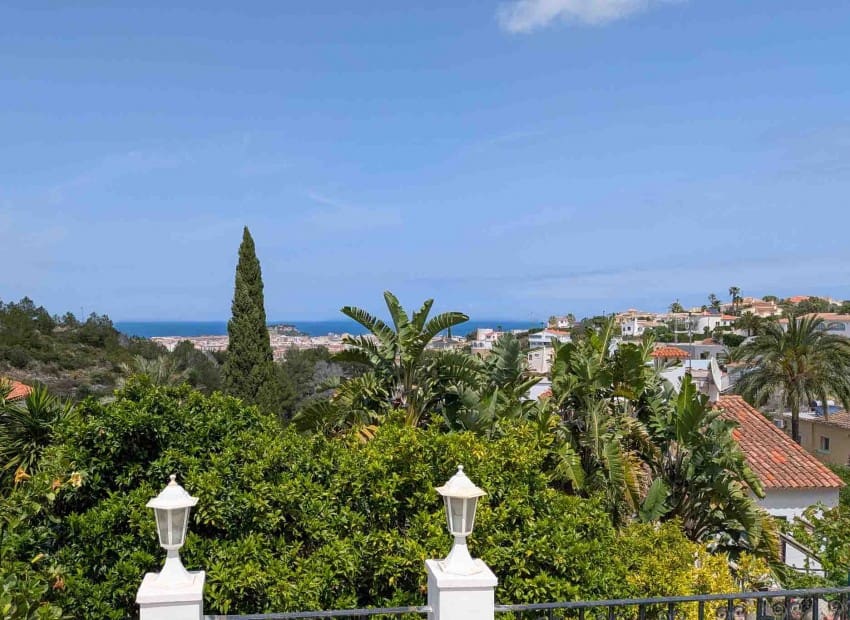 Chalet de 4 habitaciones en Dénia en venta con piscina - 565.000 € (Ref: 9827496)