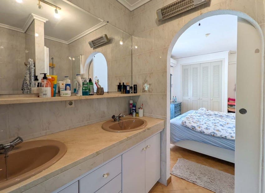 Chalet de 4 habitaciones en Dénia en venta con piscina - 565.000 € (Ref: 9827496)
